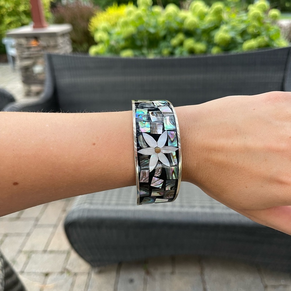 VINTAGE FLOWER CUFF BRACELET